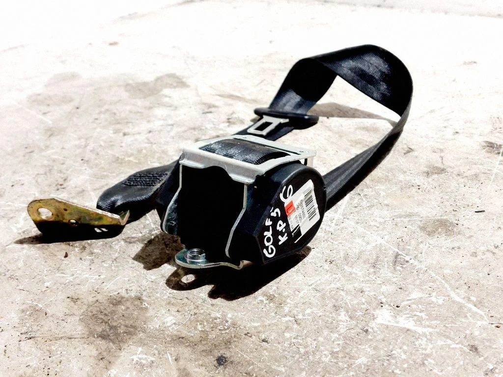 Rear seatbelt 1K6857805D