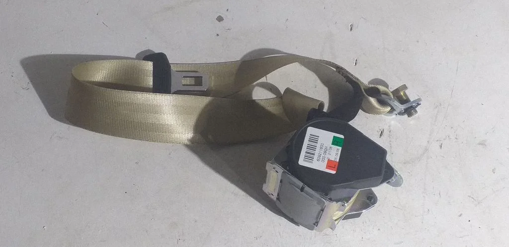 Rear seatbelt – Audi A4 Allroad B8 (2008-2016)