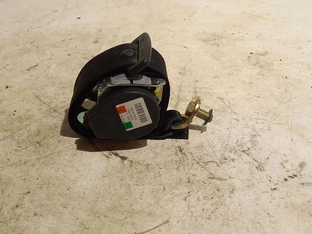 Rear seatbelt – Audi A4 Allroad B8 (2008-2016)