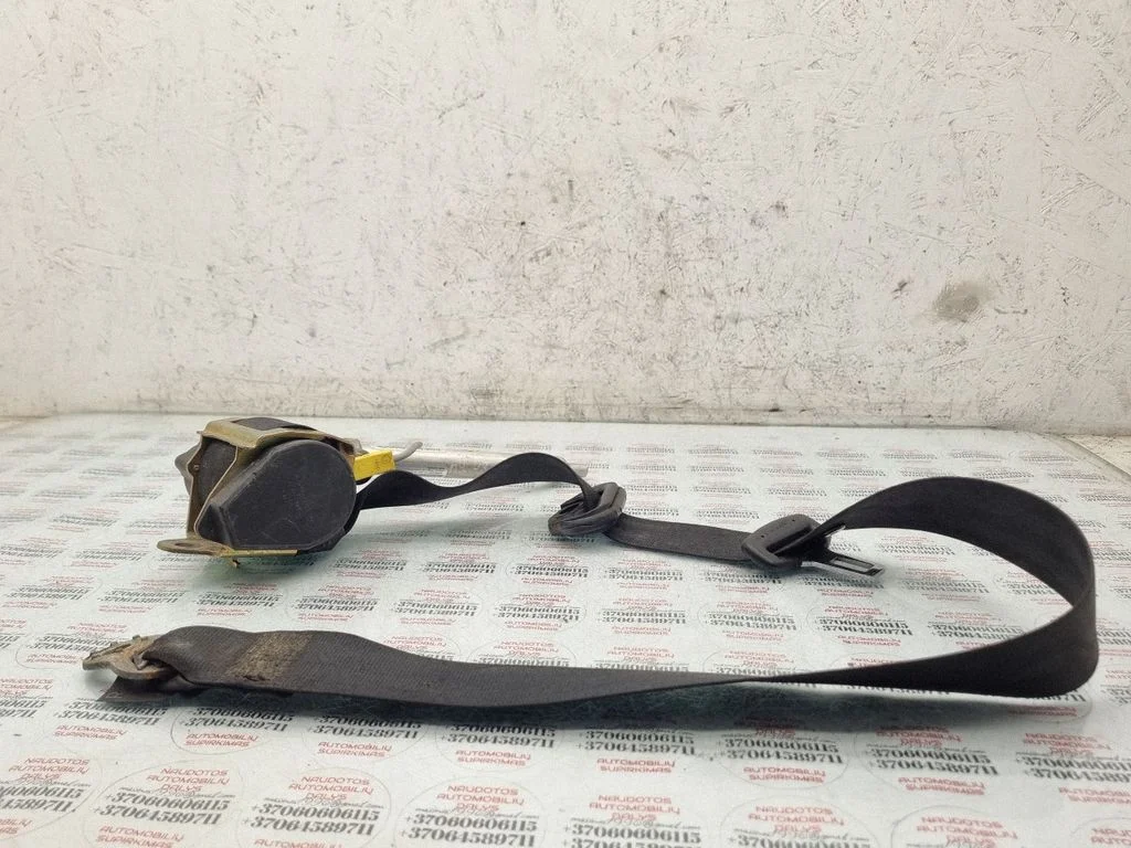 Front seatbelt 8D0857706