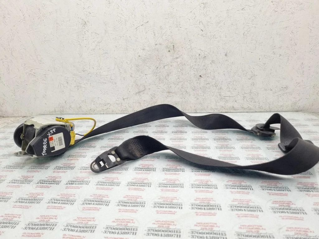 Front seatbelt – Volkswagen Touareg I (2002-2010)