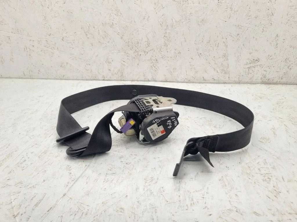 Front seatbelt – Audi A3 S3 8P (2003-2012)