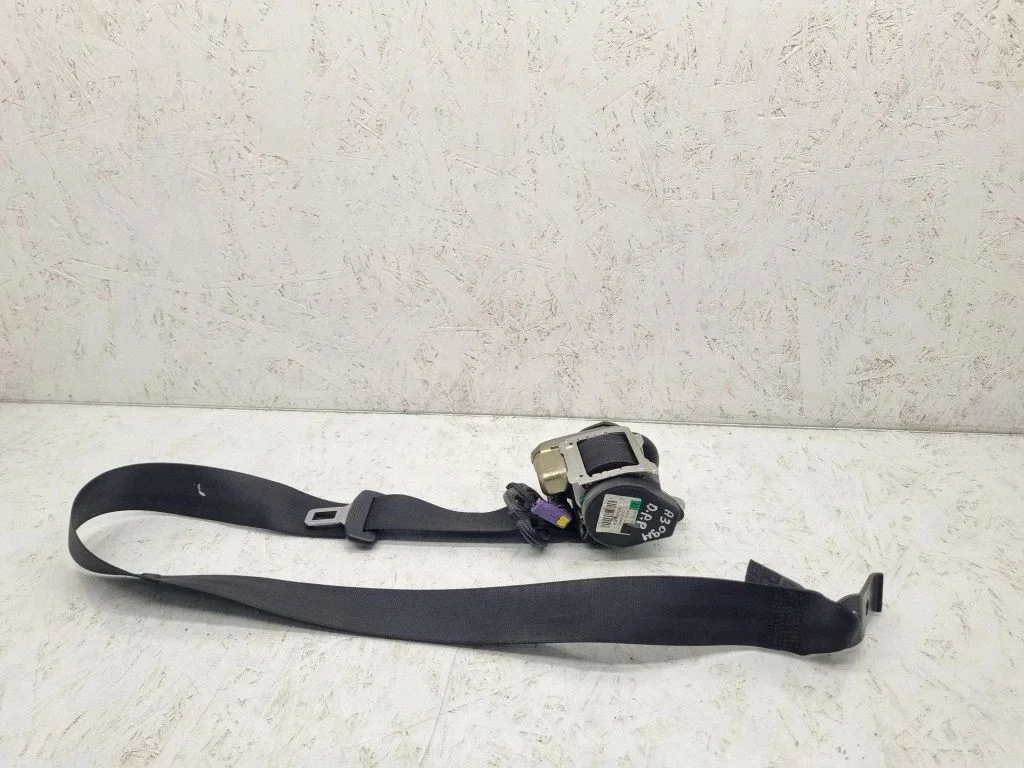 Front seatbelt – Audi A3 S3 8P (2003-2012)