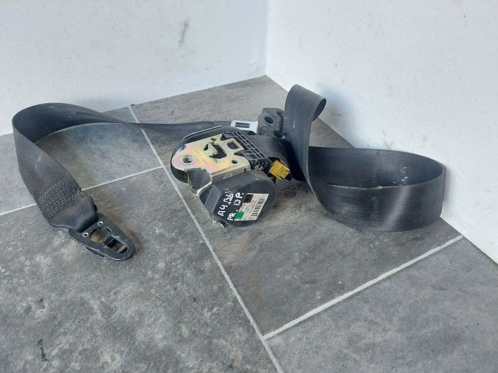 Front seatbelt – Audi A4 S4 B6 8E 8H (2001-2005)