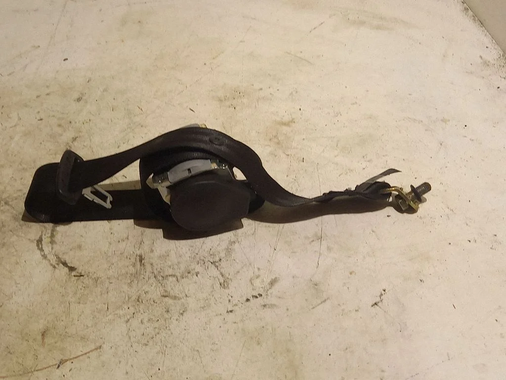 Middle seatbelt (rear) – Audi A6 Allroad C5 (1999-2005)