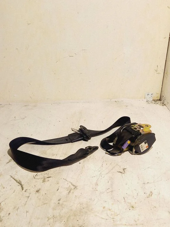 Front seatbelt 8E0857705F