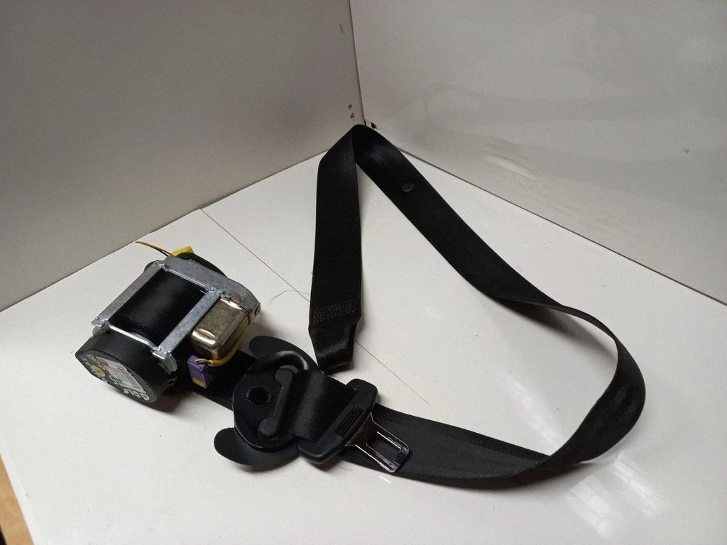 Front seatbelt 1K3857706