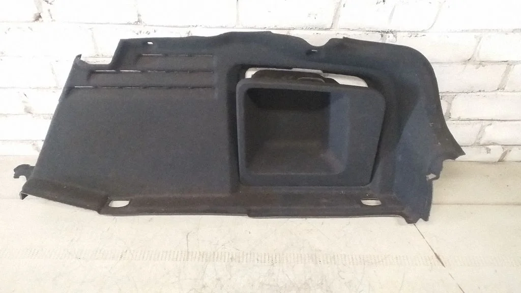 Dolny panel boczny bagażnika 4F5863888A