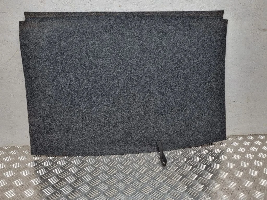 Trunk/boot floor carpet liner