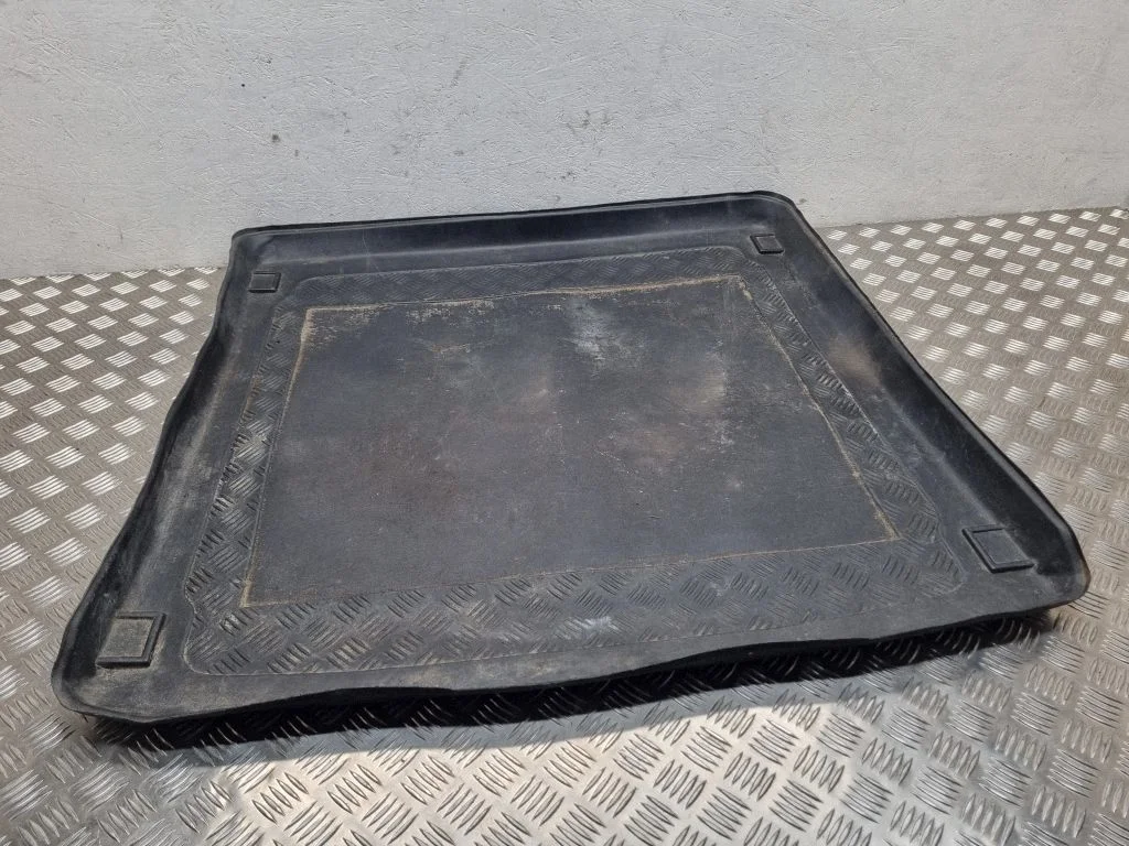 Trunk/boot floor carpet liner – Seat Exeo (3R) (2008-2013)