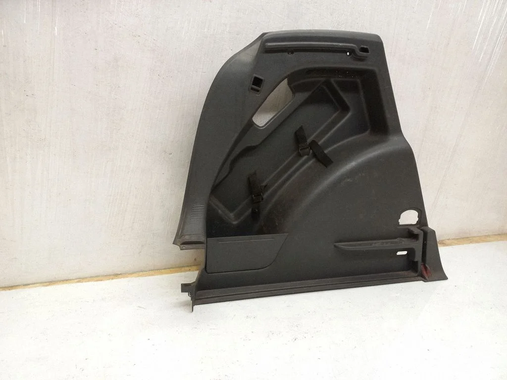 Trunk/boot lower side trim panel – Volkswagen Golf Plus (2005-2013)