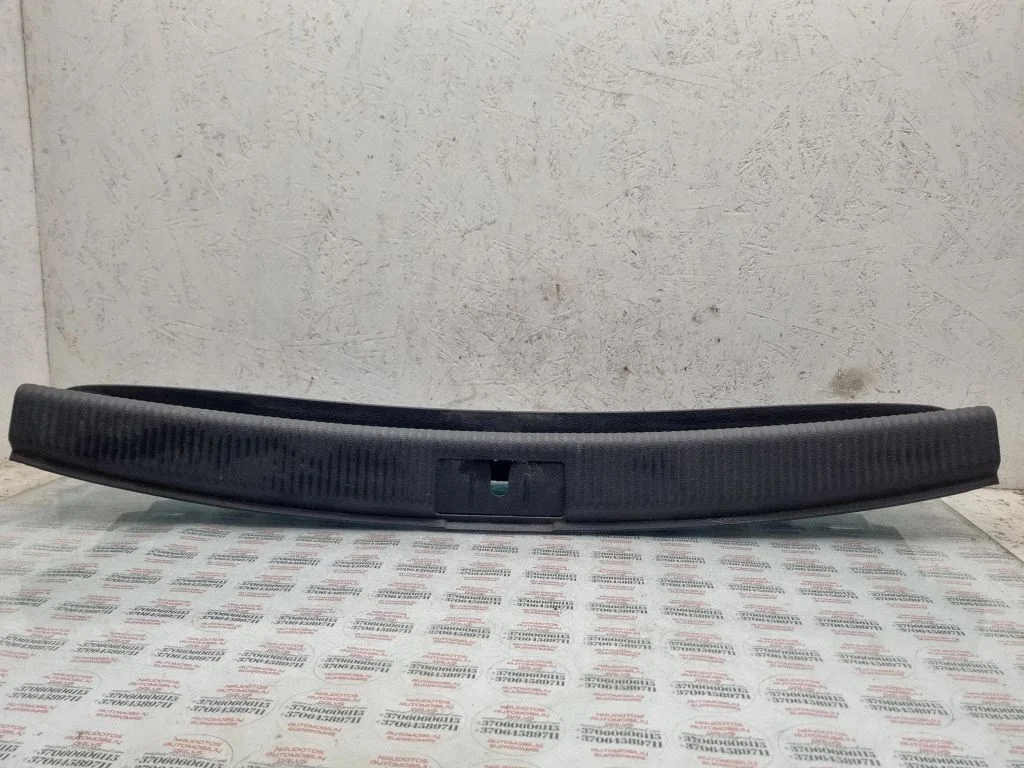 Bagāžnieka sliekšņa apdare 5M0863459C