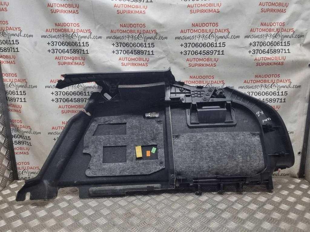 Boczny panel tapicerki bagażnika 8K9863989