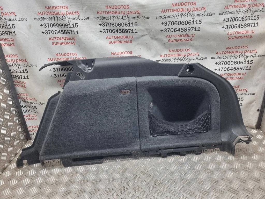 Boczny panel tapicerki bagażnika 8K9863880