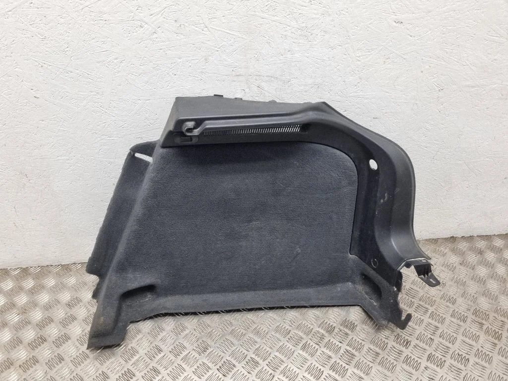 Pagasiruumi külje viimistluspaneel – Audi A3 S3 8P (2003-2012)