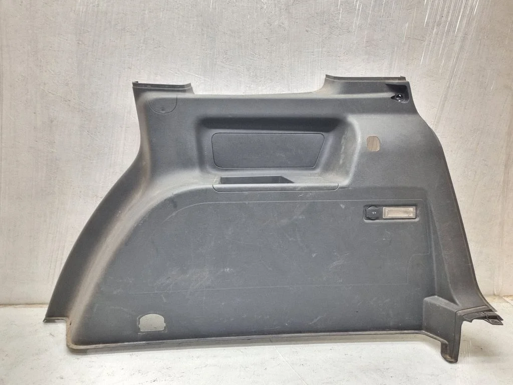 Trunk/boot side trim panel – Volkswagen Touran I (2003-2010)