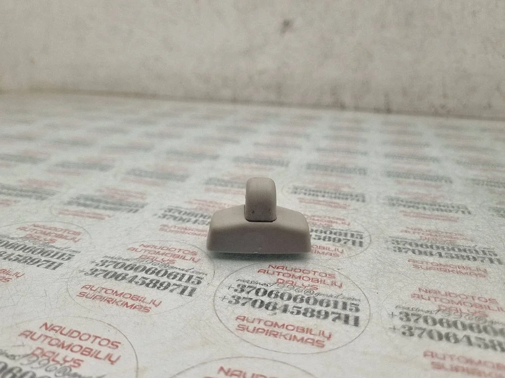 Sun visor clip/hook/bracket 3B0857561B