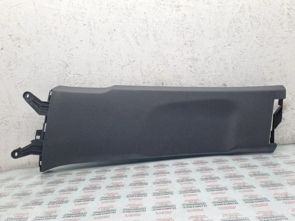 (B) statņa apdare (apakšējā) – Volkswagen Golf Plus (2005-2013)