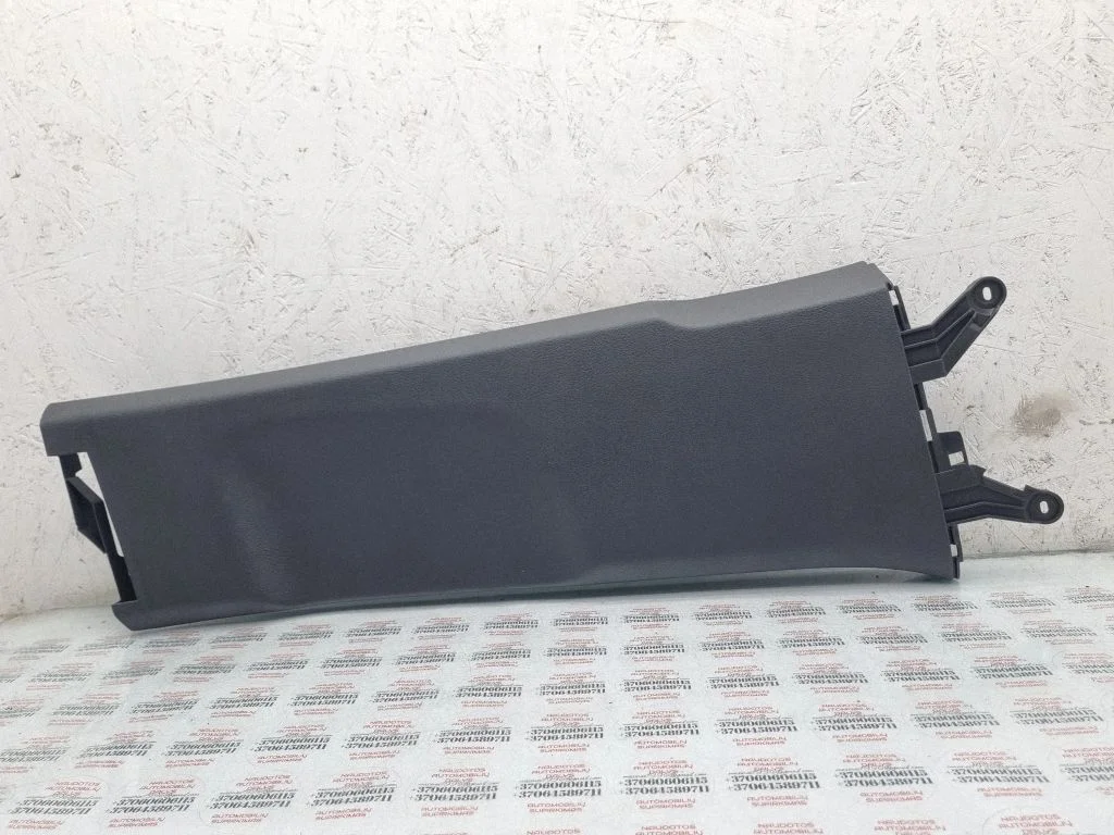(B) statņa apdare (apakšējā) – Volkswagen Golf Plus (2005-2013)
