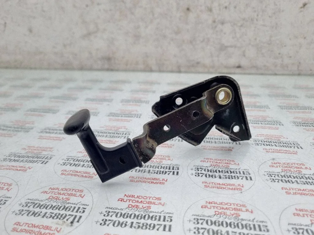 Engine bonnet (hood) release handle