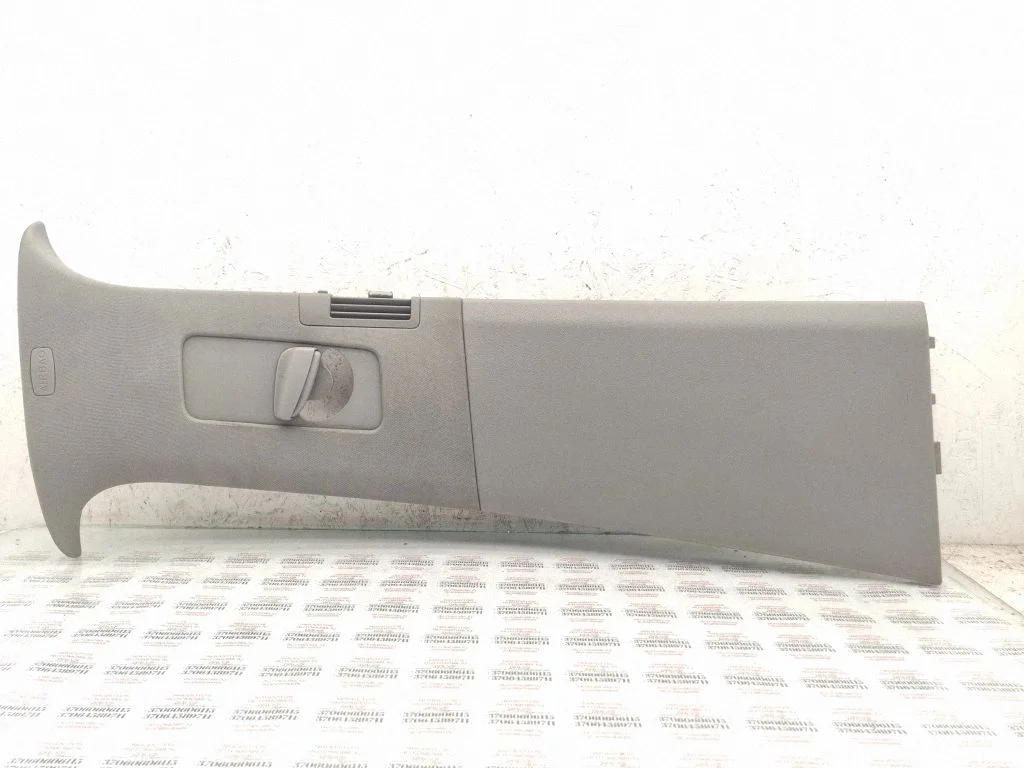 (B) statņa apdare (augšējā) – Volkswagen Touareg I (2002-2010)
