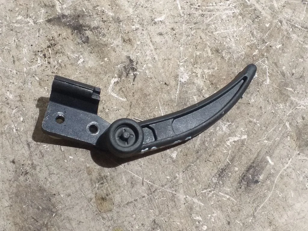 Engine bonnet (hood) release handle – left