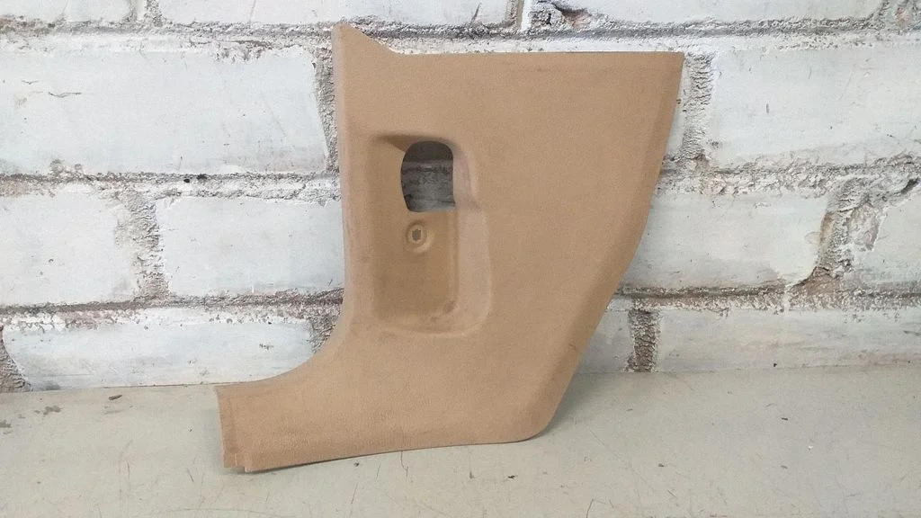 Foot area side trim 3C1863483
