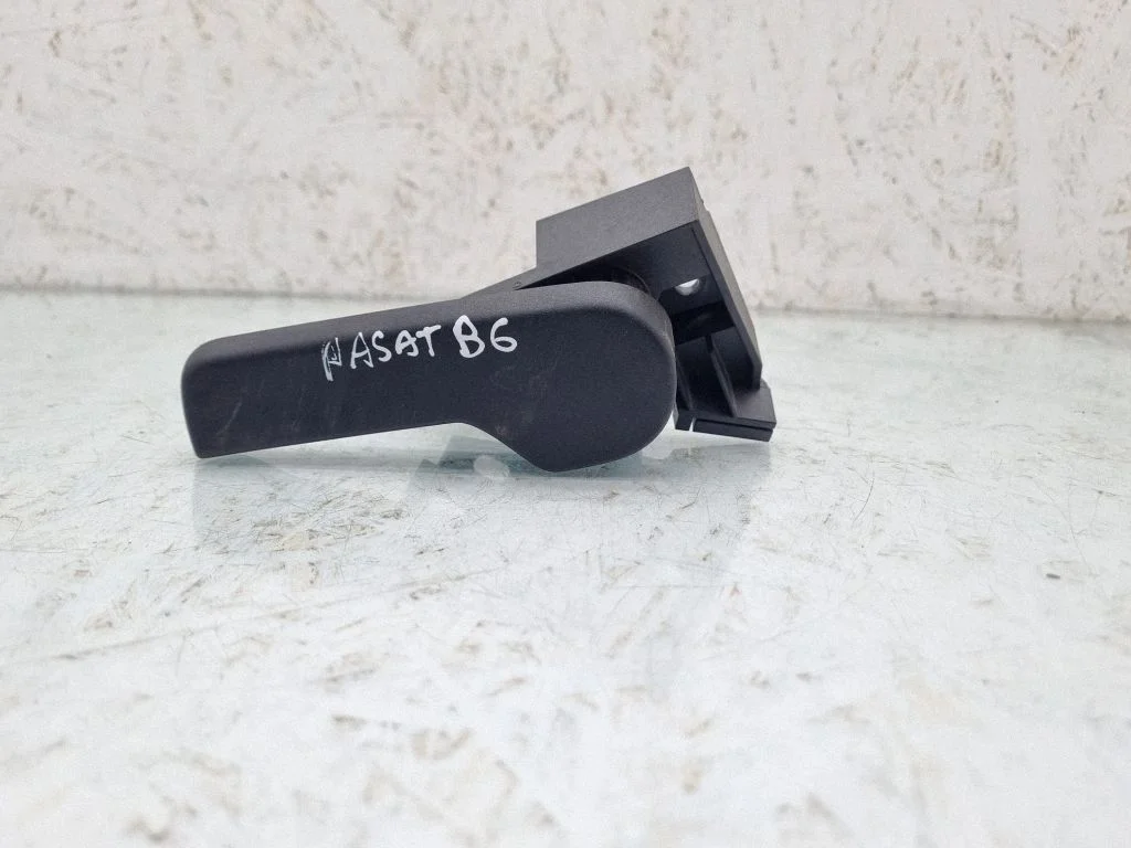 Engine bonnet (hood) release handle – Volkswagen Passat B6 (2005-2010)