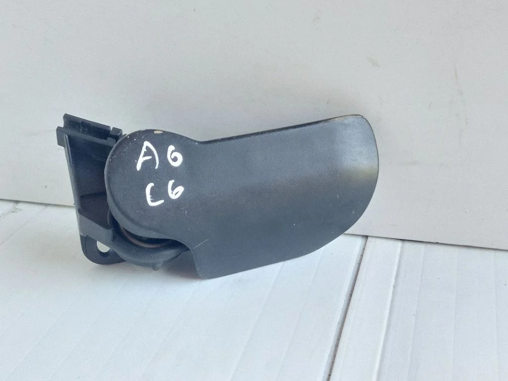 Mootorikapoti avamiskäepide – Audi A6 Allroad C6 (2006-2011)