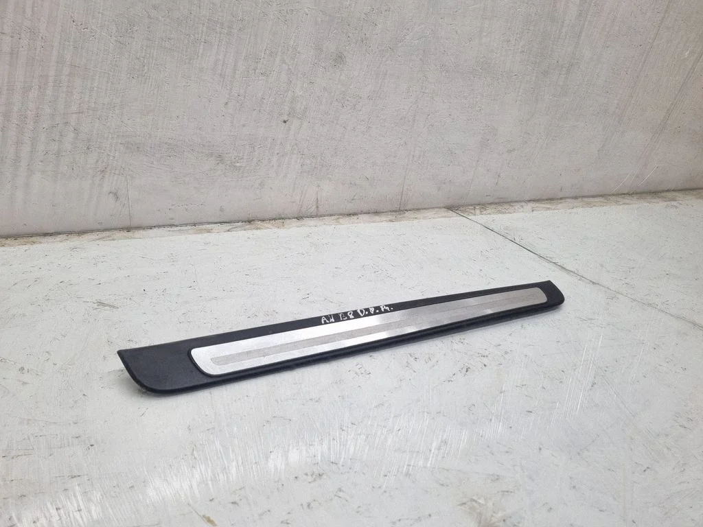 Front sill trim cover – Audi A4 Allroad B8 (2008-2016)