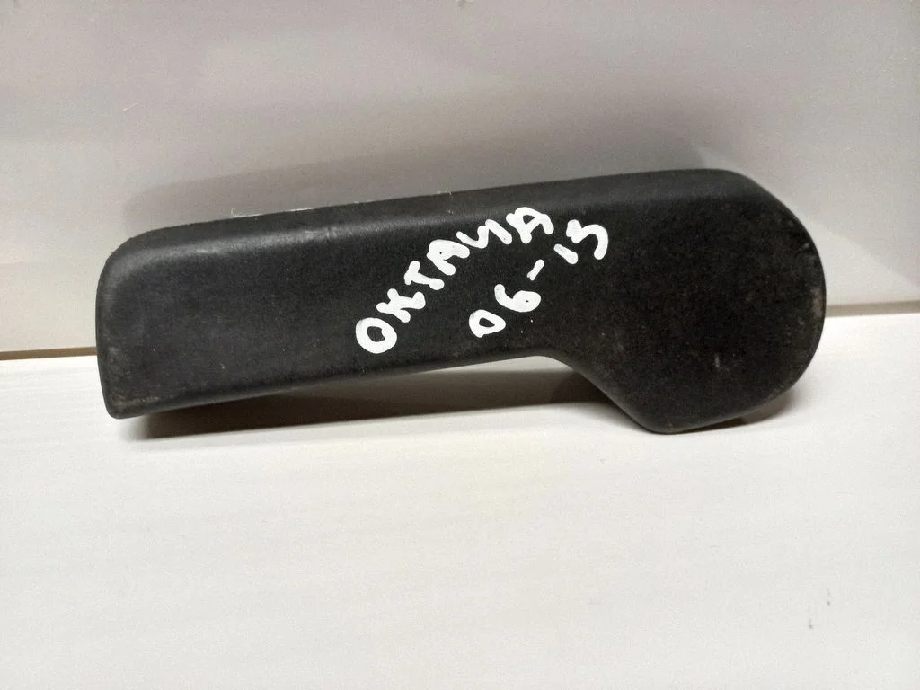 Mootorikapoti avamiskäepide 1J1823533C