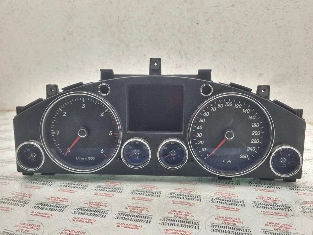 Spidometrs (instrumentu panelis) – Volkswagen Touareg I (2002-2010)