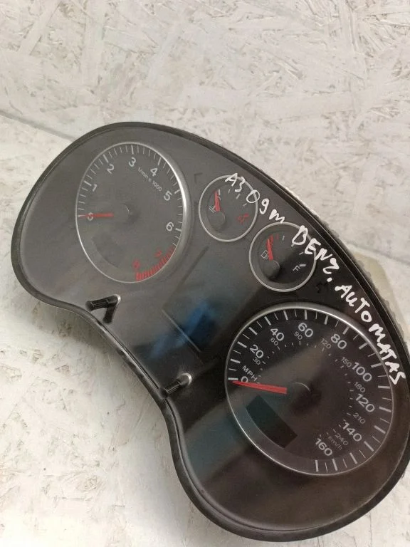 Speedometer (instrument cluster) 8P0920981E