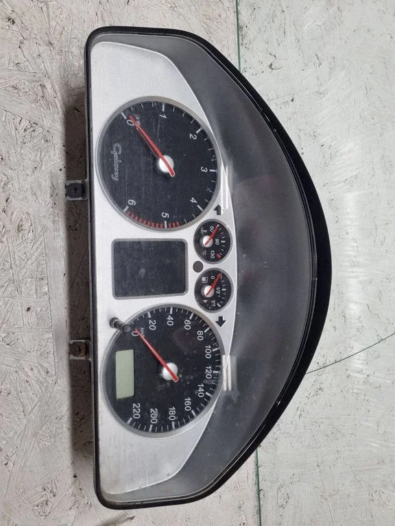 Spidometrs (instrumentu panelis) 7M5920800E