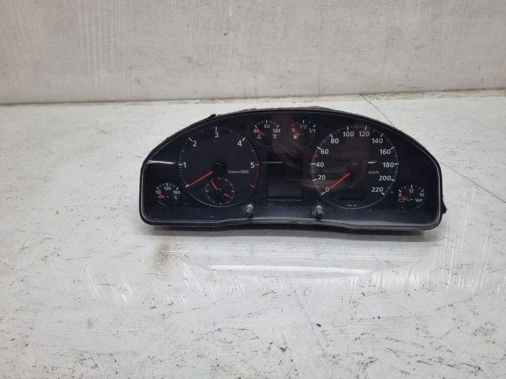 Speedometer (instrument cluster) 8D0919034F