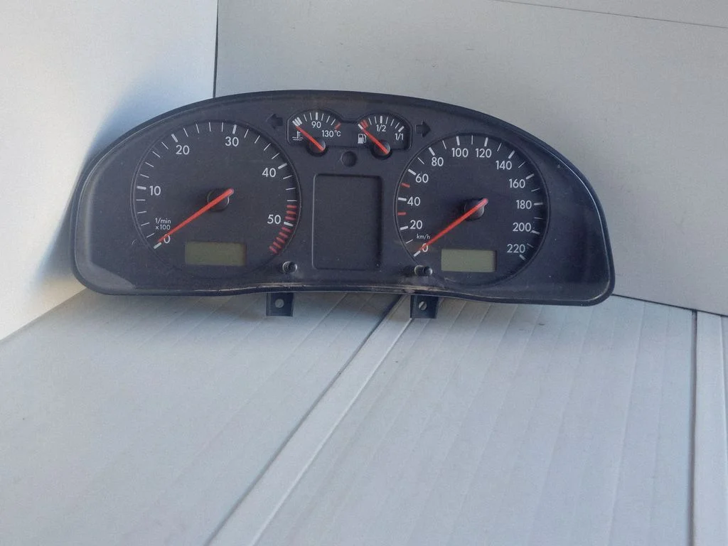 Speedometer (instrument cluster) – Volkswagen Passat B5 (1997-2000)