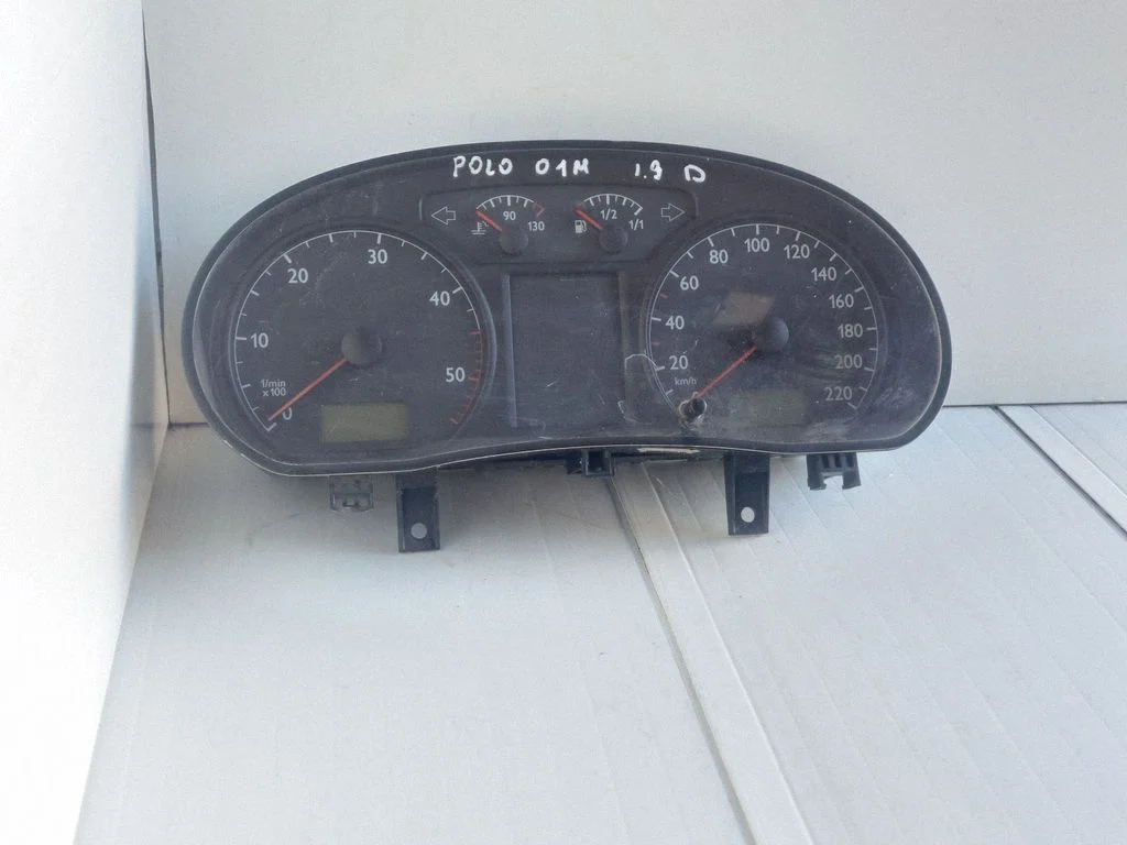 Speedometer (instrument cluster) – Volkswagen Polo IV 9N3 (2005-2009)