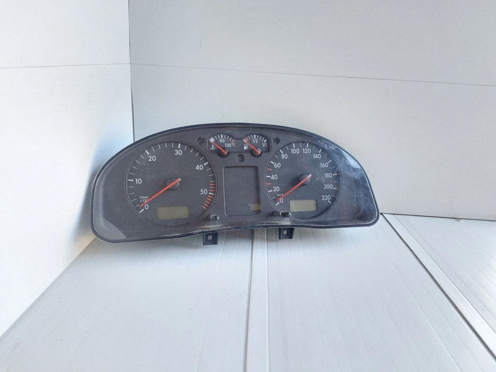 Speedometer (instrument cluster) – Volkswagen Passat B5 (1997-2000)