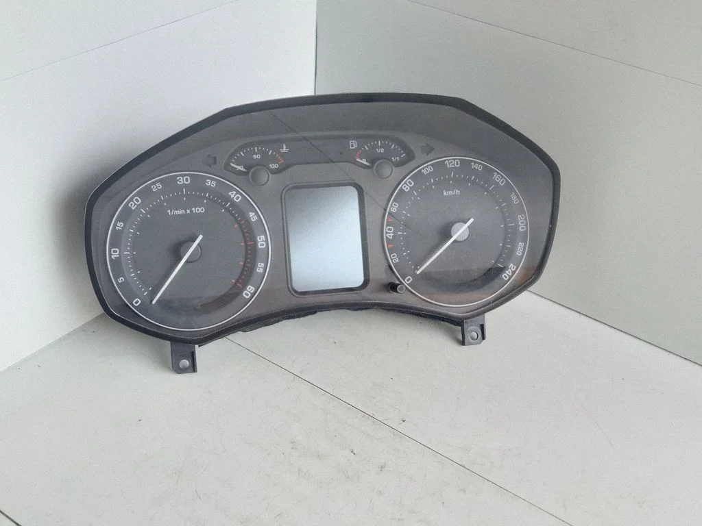 Speedometer (instrument cluster) 1Z0920840D