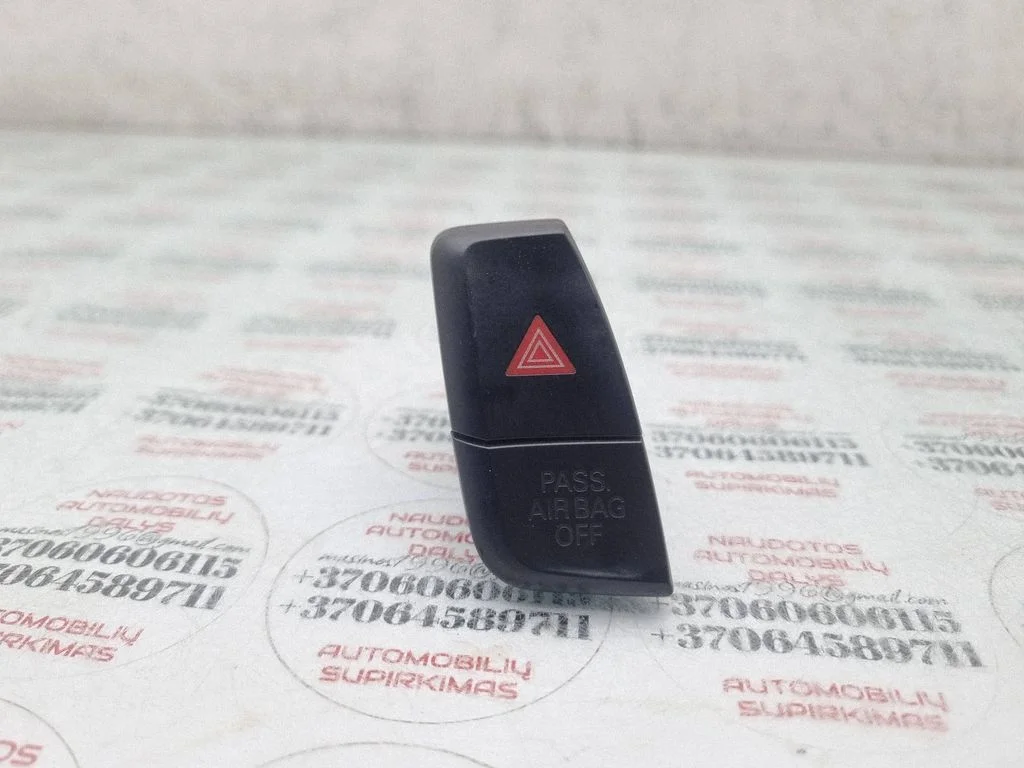 Hazard light switch – Audi A4 Allroad B8 (2008-2016)