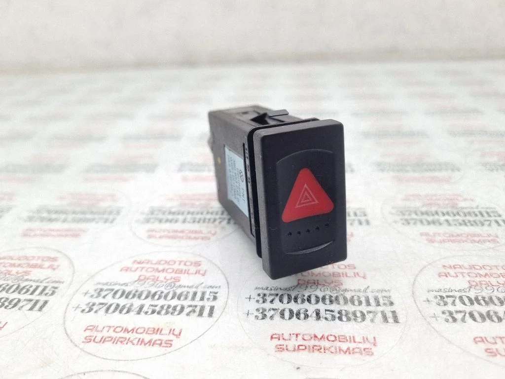Hazard light switch – Volkswagen Passat B5.5 (2001-2005)