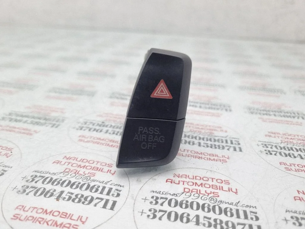 Hazard light switch 8K2941509A
