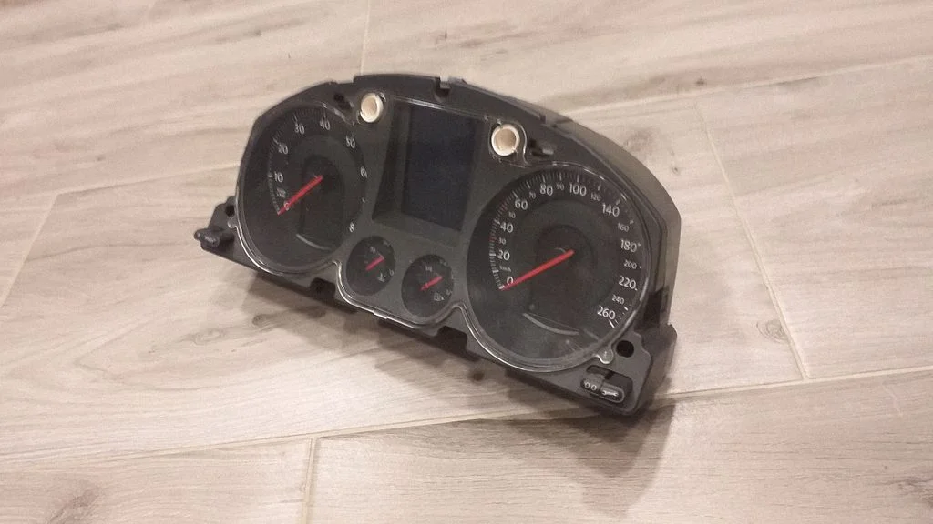 Speedometer (instrument cluster) 3106067