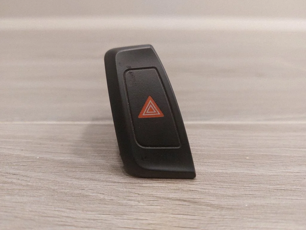 Hazard light switch – Audi A4 Allroad B8 (2008-2016)