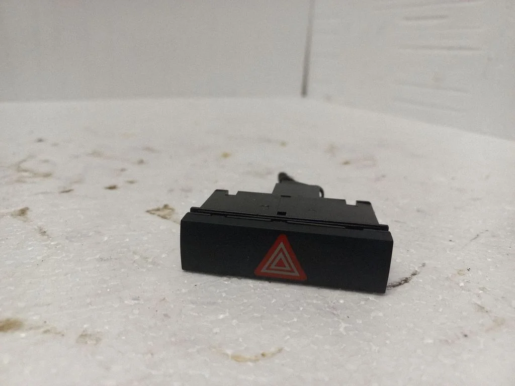 Hazard light switch – Audi A6 Allroad C6 (2006-2011)
