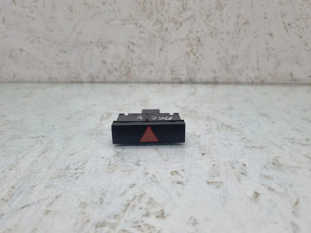 Hazard light switch – Audi A6 Allroad C6 (2006-2011)