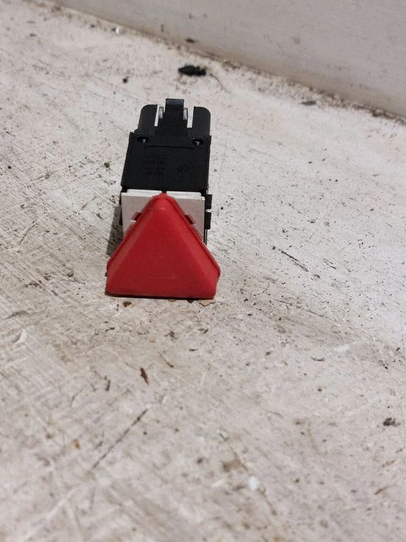 Hazard light switch 1K0953509A