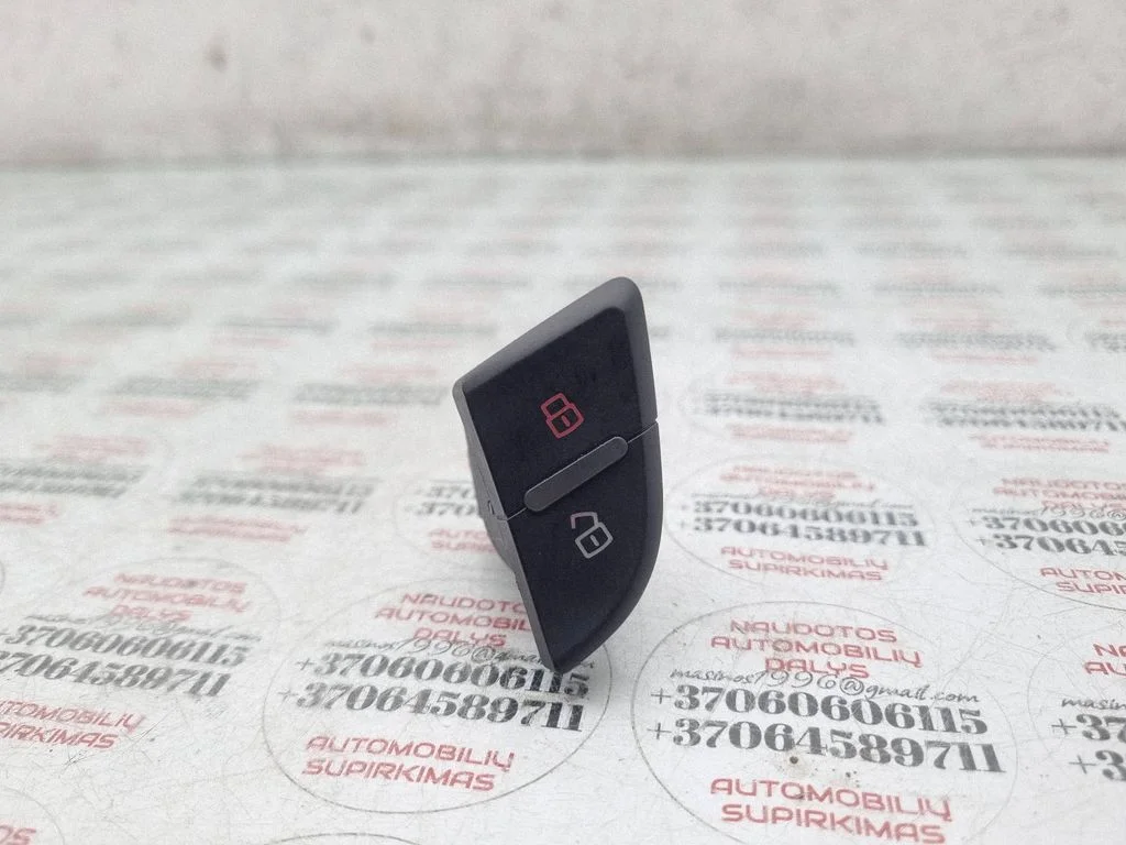 Central locking switch button – Audi A4 Allroad B8 (2008-2016)