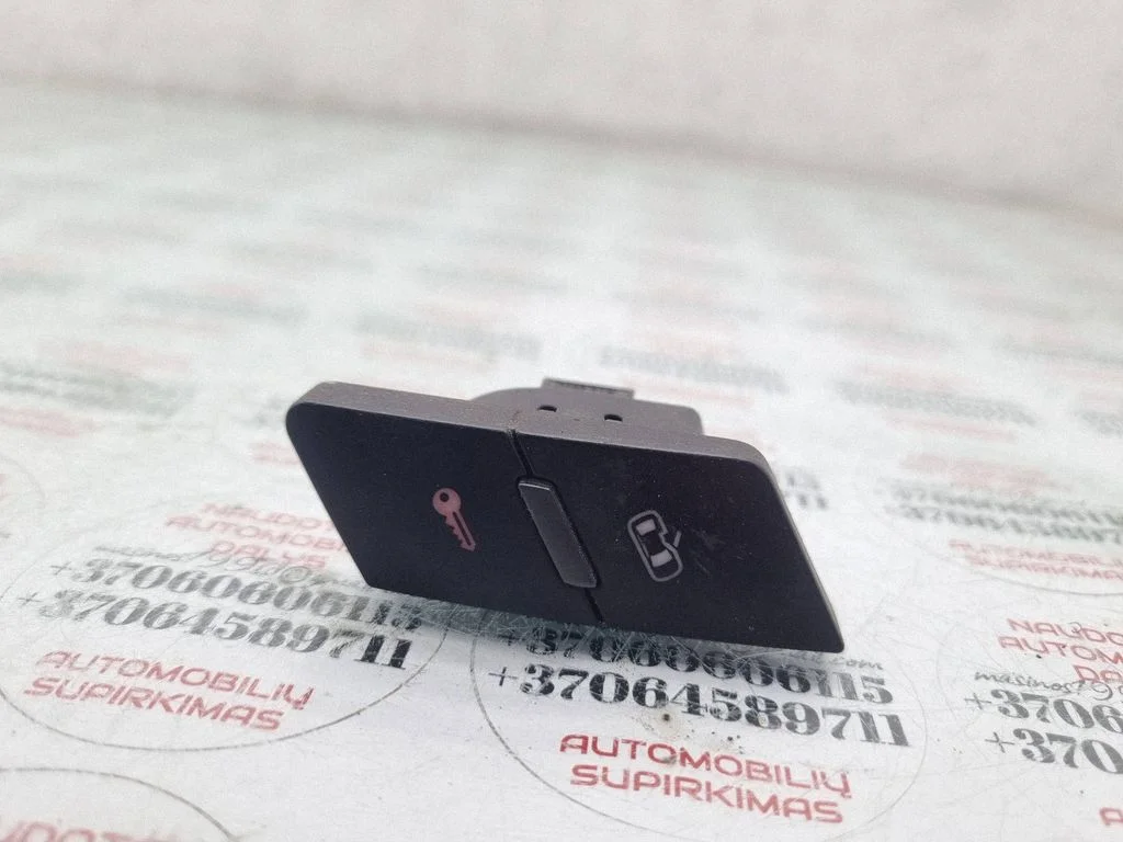 Central locking switch button – Audi A6 Allroad C6 (2006-2011)
