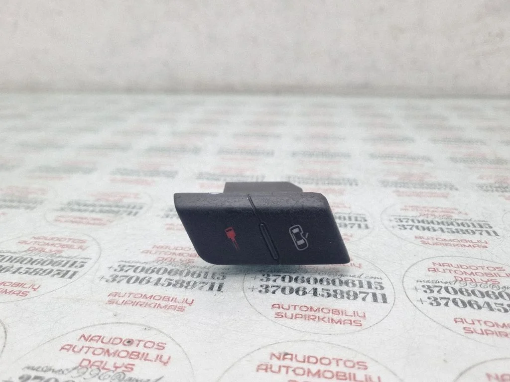 Central locking switch button – Audi A4 S4 B6 8E 8H (2001-2005)